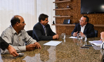 Prefeito Carlos Bianchi se reúne com governador Taques e solicita investimentos para Quatro Marcos