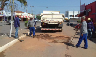 Prefeitura de Quatro Marcos inicia tapa-buracos; trecho de acesso ao hospital municipal será recuperado