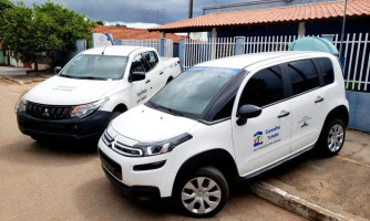 Prefeito entrega dois veículos novos para Conselho Tutelar e Vigilância Sanitária de Quatro Marcos