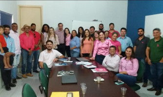 Servidores da prefeitura de Quatro Marcos aderem à campanha Outubro Rosa em reunião do PDI