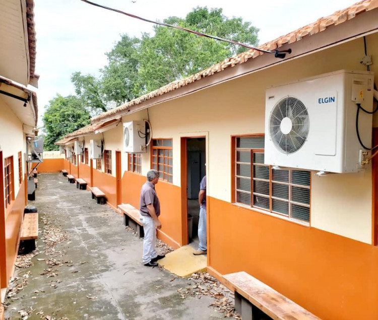 QUATRO MARCOS: Escolas municipais das comunidades rurais de Barra Clara e Barreirão recebem climatização