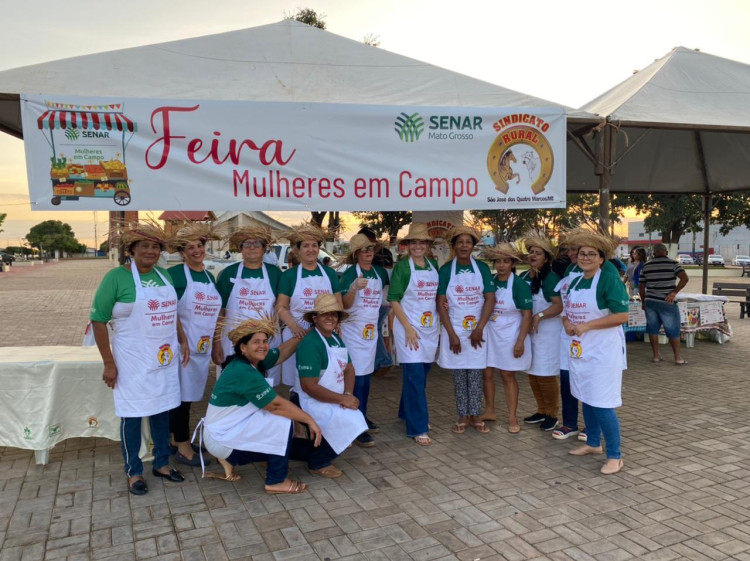 Feira do Programa Mulheres em Campo com produtos da Agricultura Familiar é realizada em São José dos Quatro Marcos