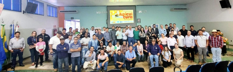 Prefeitura Municipal participa do 1° Encontro de Apicultura Vale do Guaporé no município de Conquista do Oeste-MT.